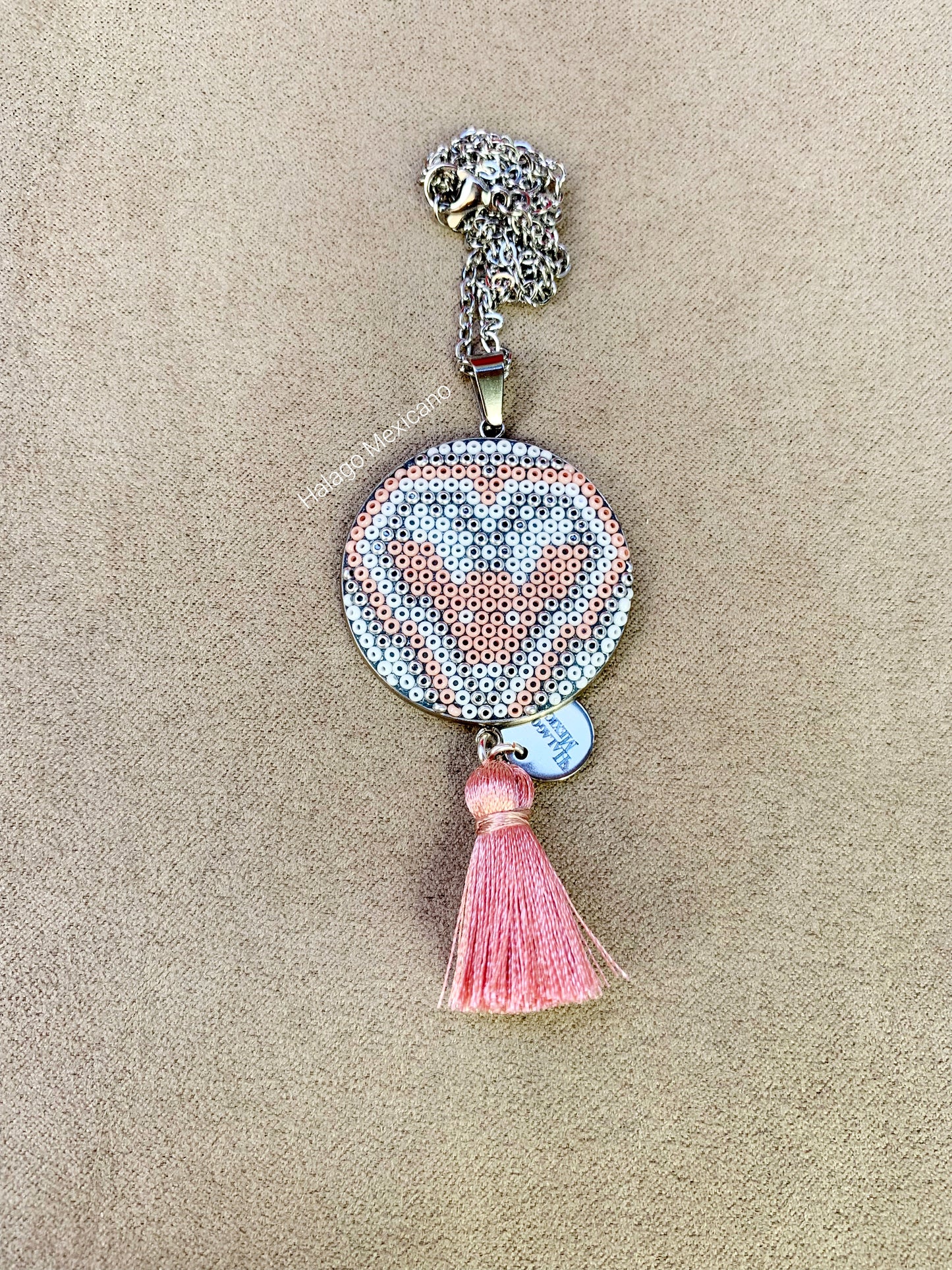 Collar con diseño venado wixárika