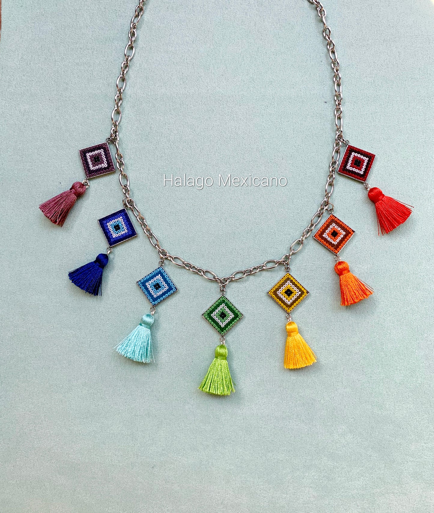 Collar colgantes Ojo de Dios Wixárika colores de los chakras