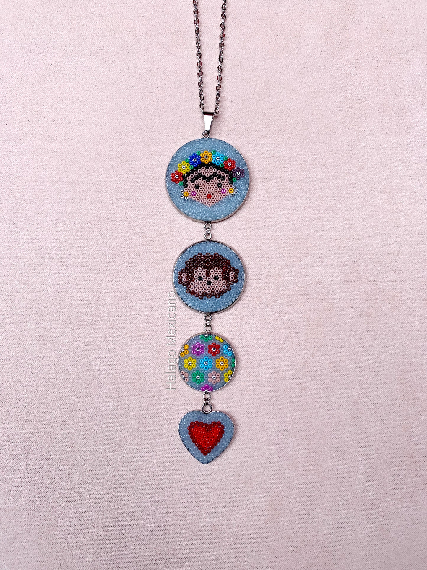 Collar corbatín La Vida de Frida granizo