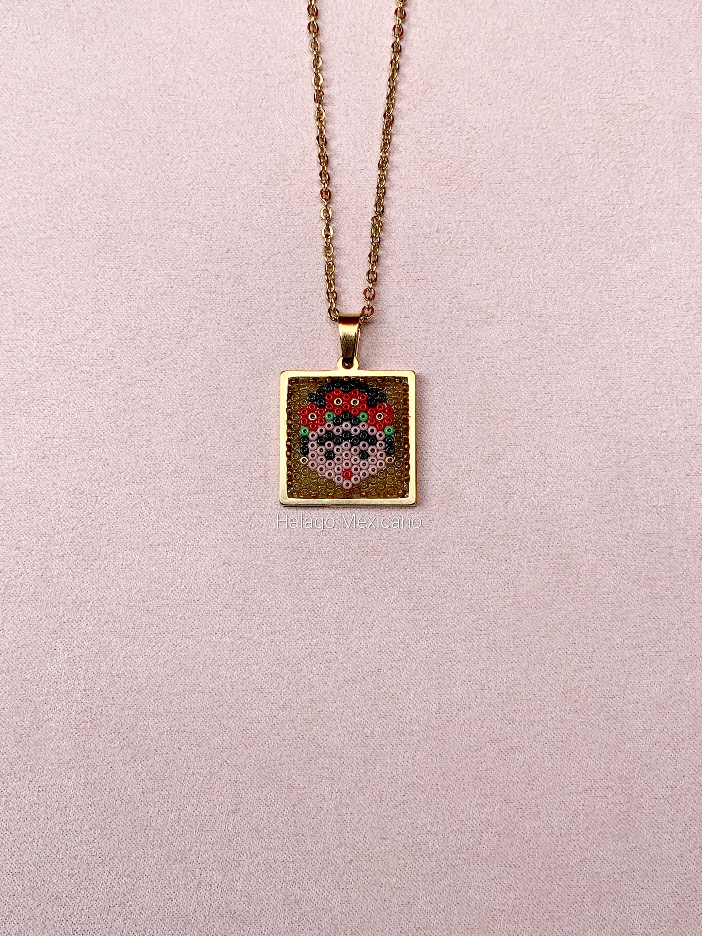 Collar cuadrado chico Frida dorado